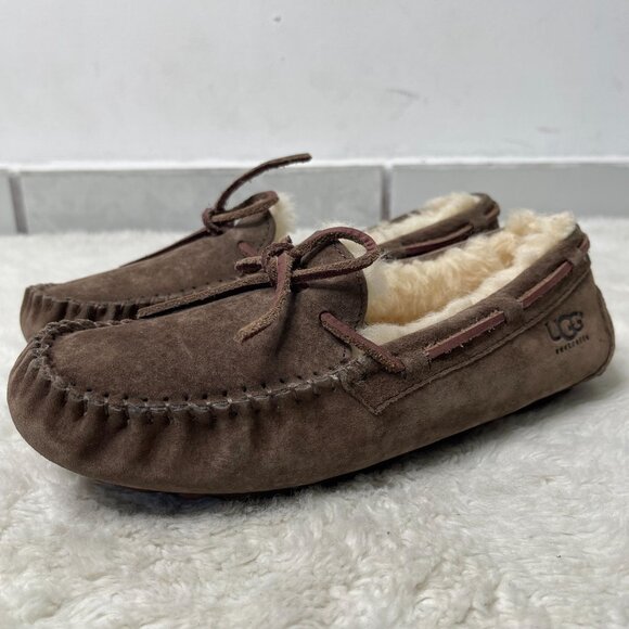 UGG #5612 Women's Brown Dakota Lace Up Moccasin Slippers Shoes Size 6 US - Picture 4 of 13